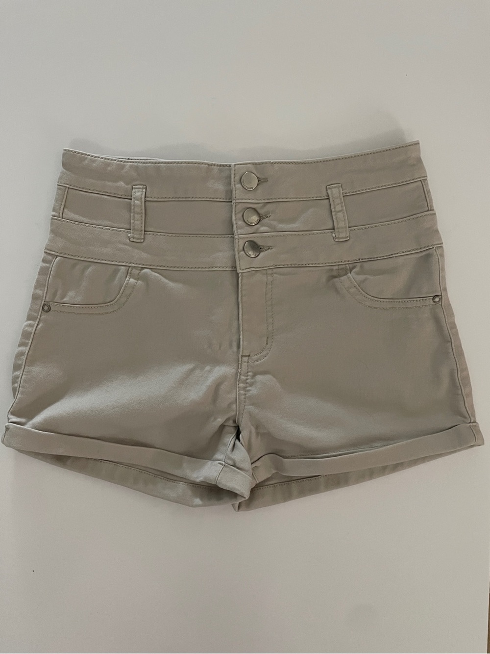 Tinseltown Khaki High Rise Triple Button Cuffed Shorts Size 7/8